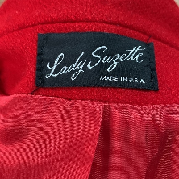 Vintage Lady Suzette women’s long, red peacoat - Picture 8 of 11